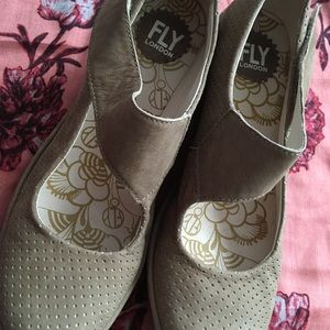 Fly London Yasi Wedge Size 40 Tan/ Beige